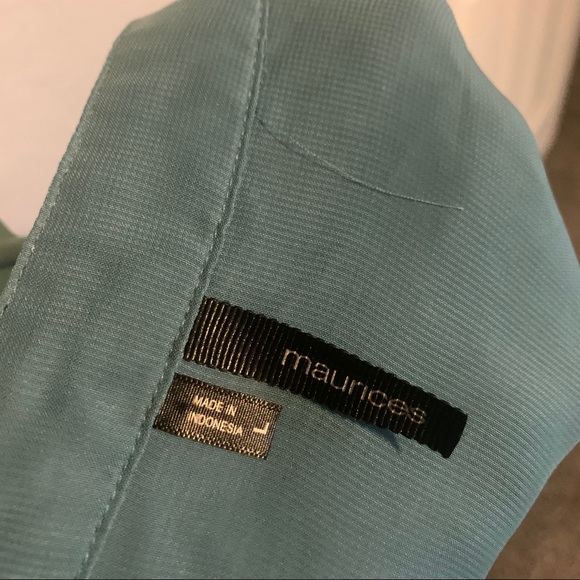 Two Green Blouses - Picture 3 of 7